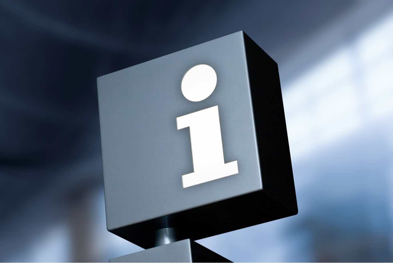 Informationsskylt med tecken: "i"