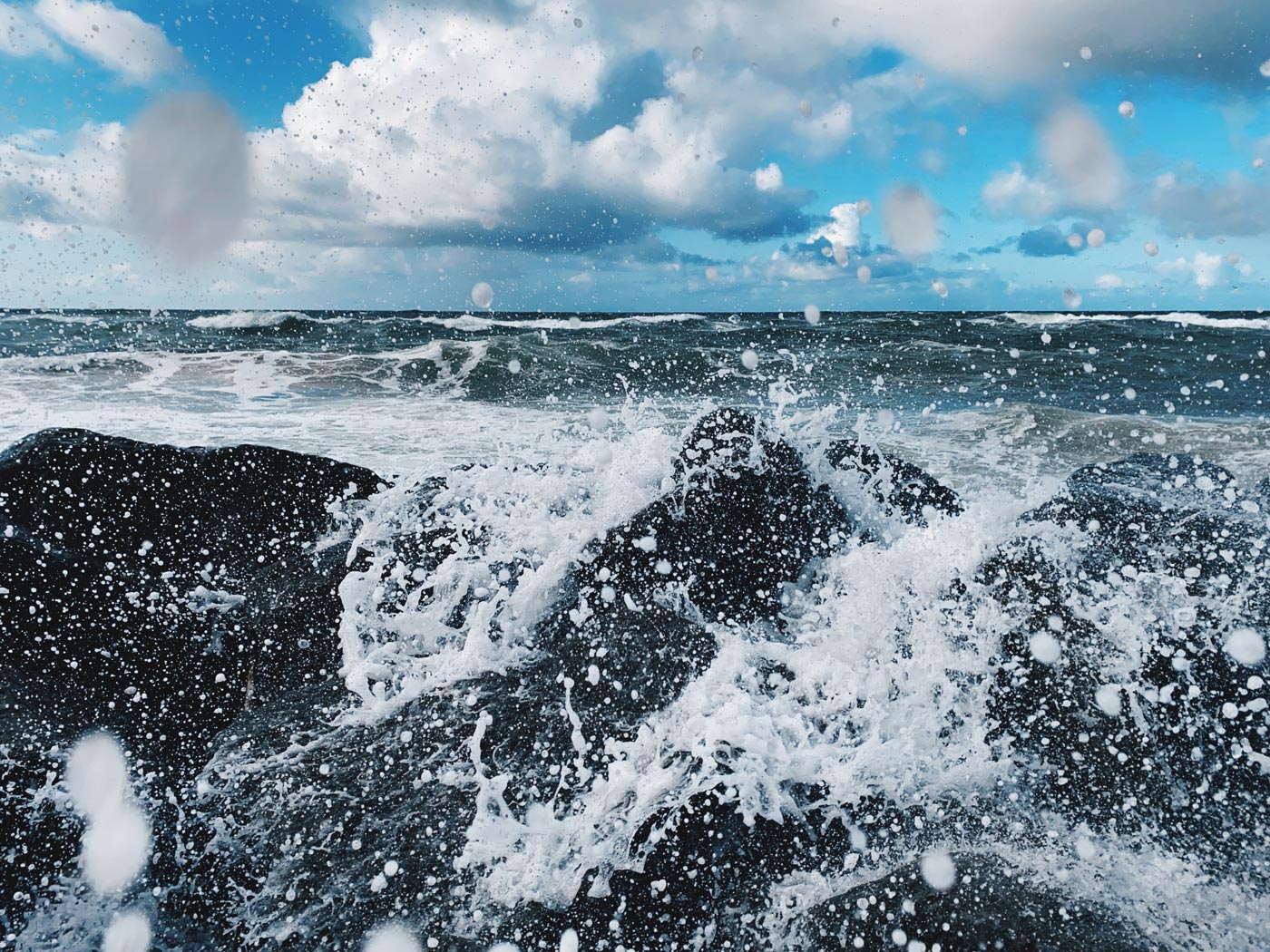 Vågor som skvätter